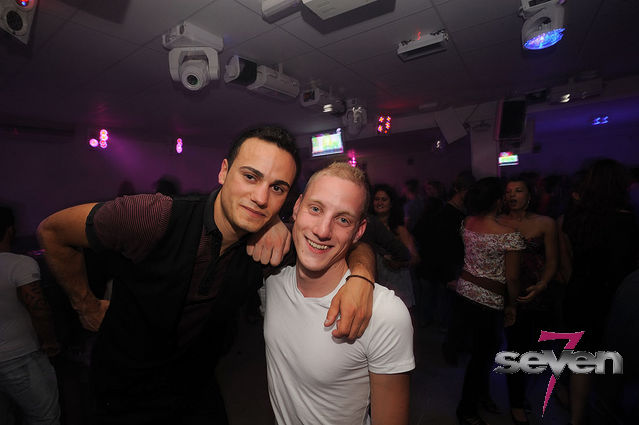 Cliquer pour voir l'image en taille réelle