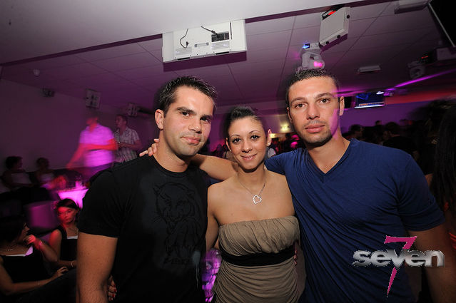 Cliquer pour voir l'image en taille réelle