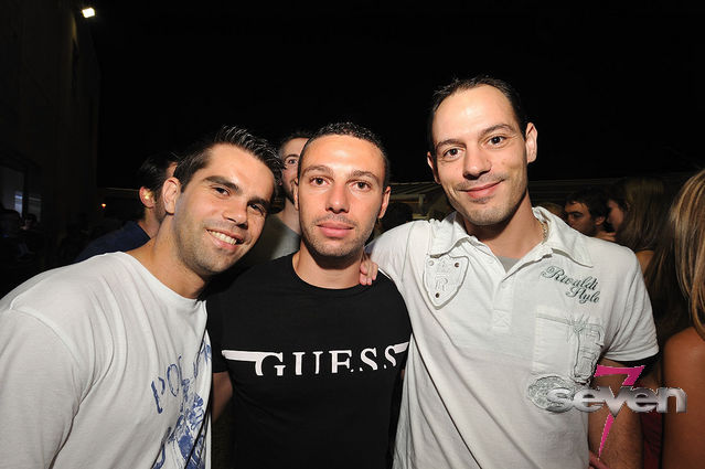 Cliquer pour voir l'image en taille réelle