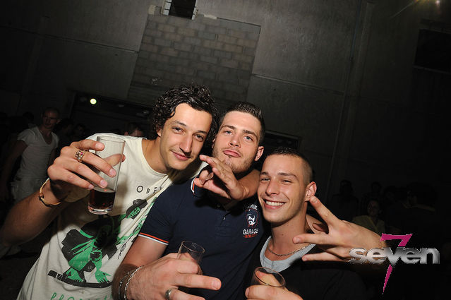 Cliquer pour voir l'image en taille réelle