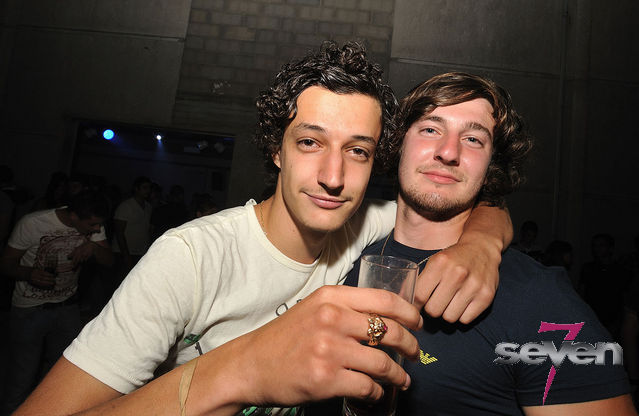 Cliquer pour voir l'image en taille réelle