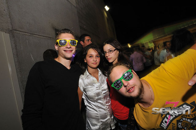 Cliquer pour voir l'image en taille réelle