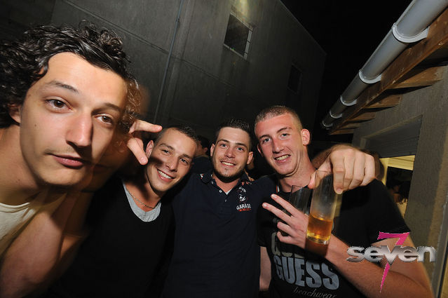 Cliquer pour voir l'image en taille réelle