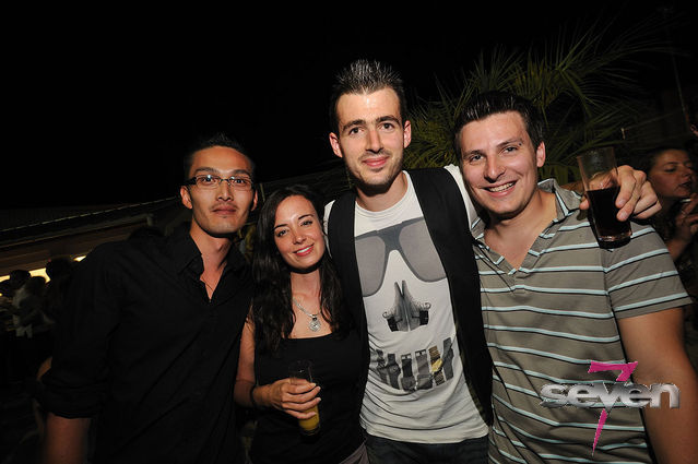 Cliquer pour voir l'image en taille réelle