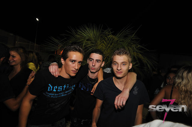 Cliquer pour voir l'image en taille réelle