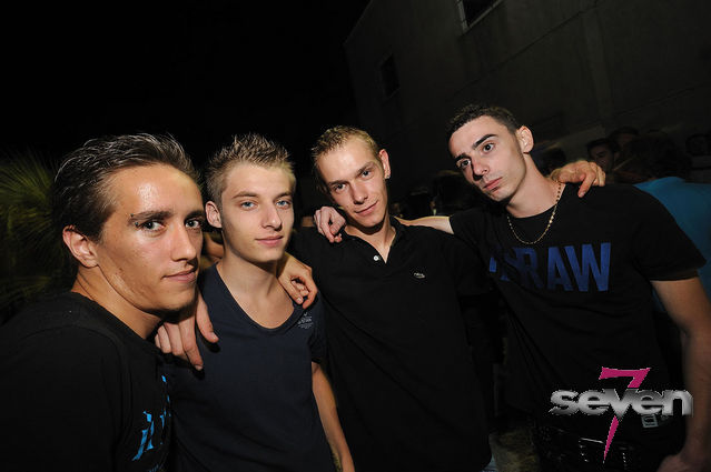 Cliquer pour voir l'image en taille réelle