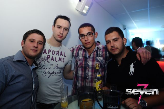 Cliquer pour voir l'image en taille réelle