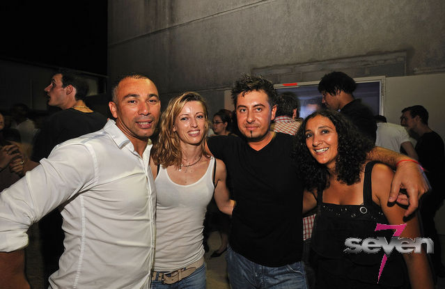 Cliquer pour voir l'image en taille réelle