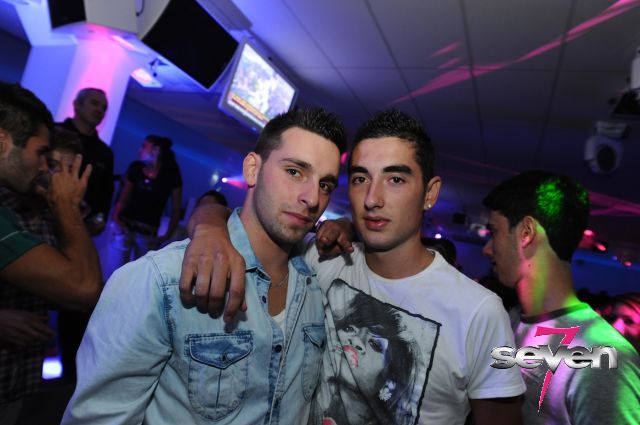 Cliquer pour voir l'image en taille réelle