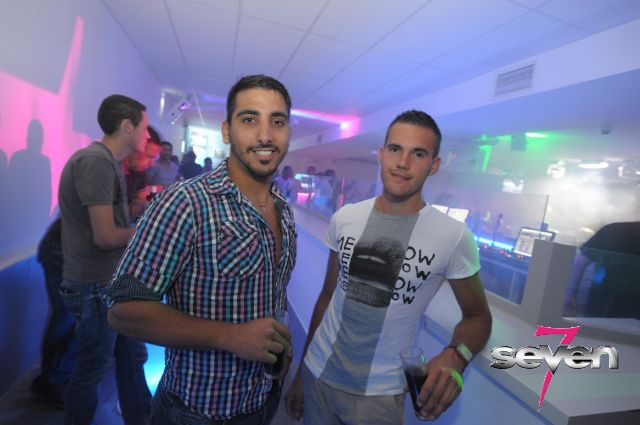 Cliquer pour voir l'image en taille réelle