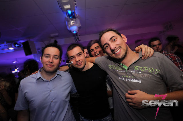 Cliquer pour voir l'image en taille réelle