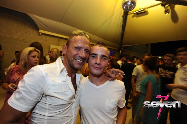 Cliquer pour voir l'image en taille réelle