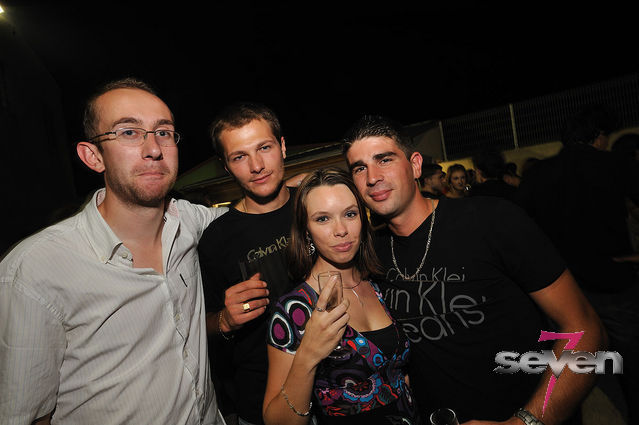 Cliquer pour voir l'image en taille réelle