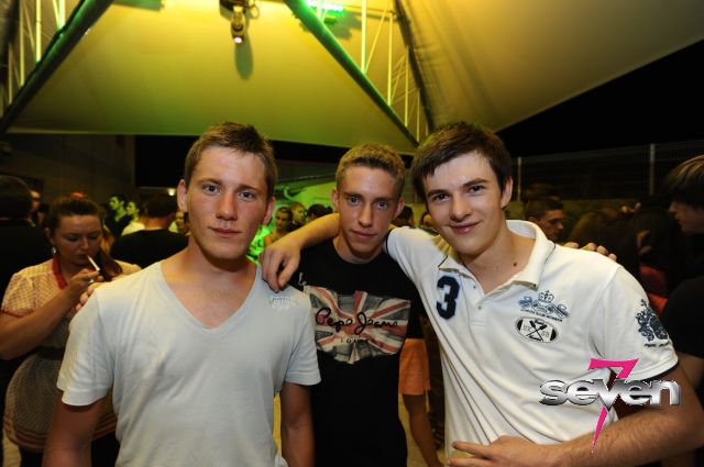 Cliquer pour voir l'image en taille réelle