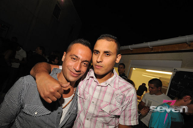 Cliquer pour voir l'image en taille réelle