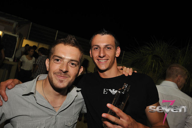 Cliquer pour voir l'image en taille réelle