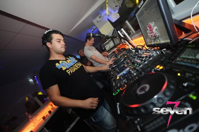 Cliquer pour voir l'image en taille réelle