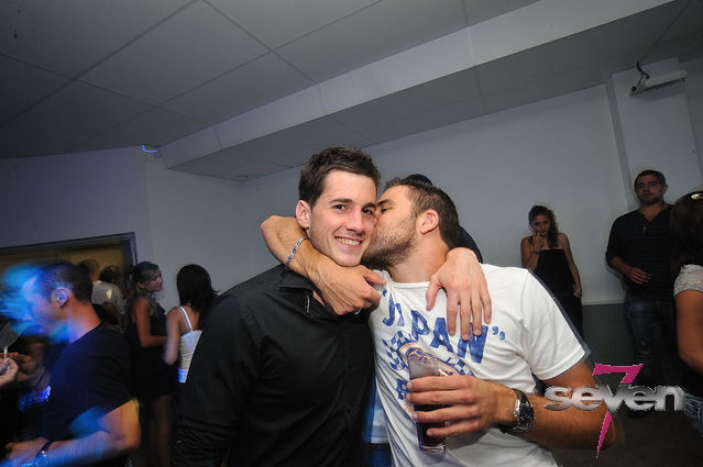 Cliquer pour voir l'image en taille réelle