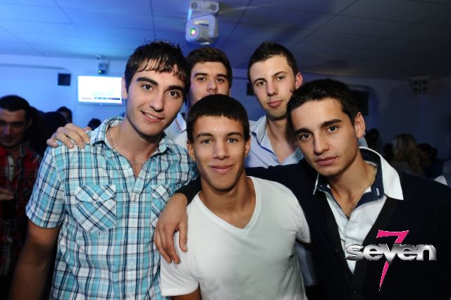 Cliquer pour voir l'image en taille réelle