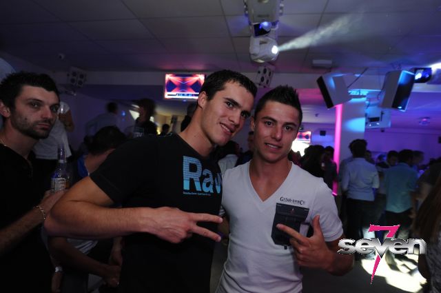 Cliquer pour voir l'image en taille réelle