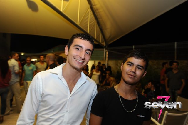 Cliquer pour voir l'image en taille réelle