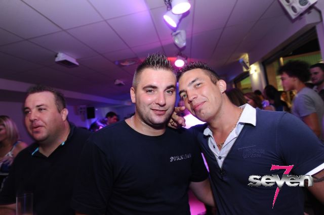 Cliquer pour voir l'image en taille réelle