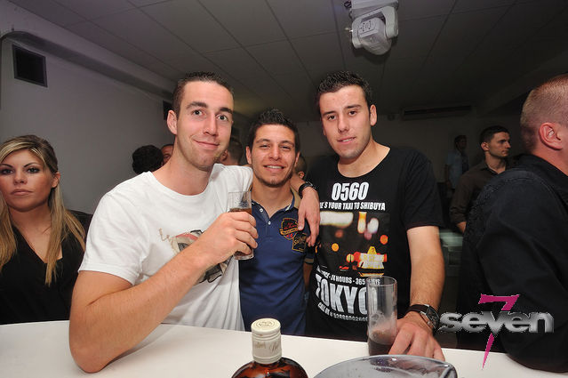 Cliquer pour voir l'image en taille réelle