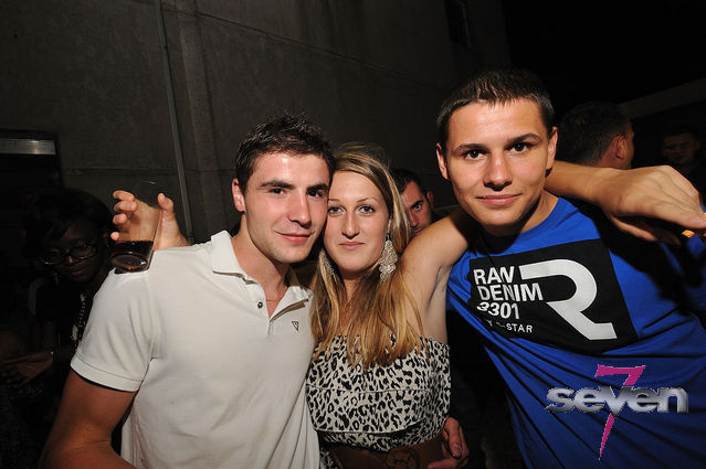 Cliquer pour voir l'image en taille réelle