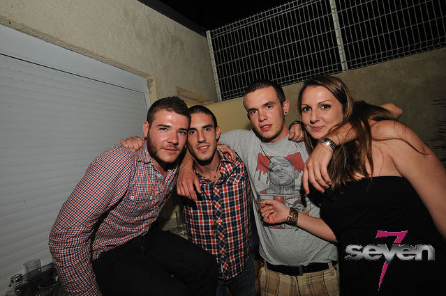 Cliquer pour voir l'image en taille réelle