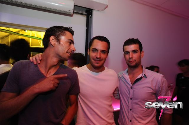 Cliquer pour voir l'image en taille réelle