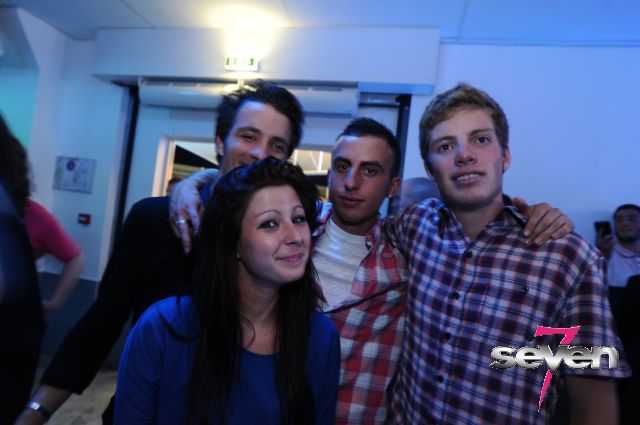 Cliquer pour voir l'image en taille réelle