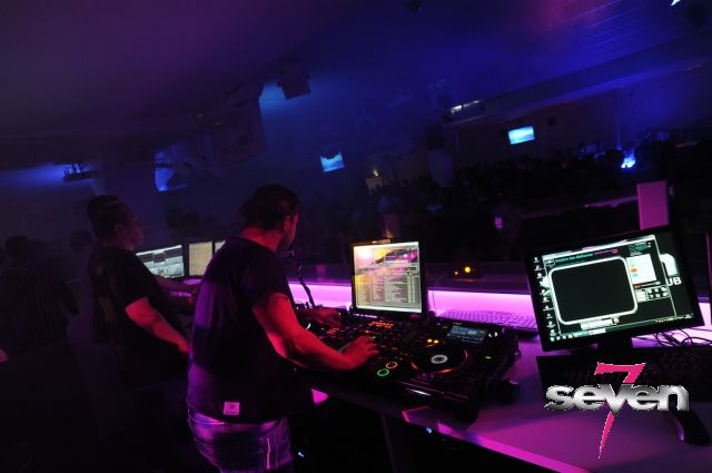 Cliquer pour voir l'image en taille réelle