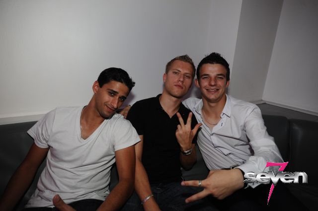 Cliquer pour voir l'image en taille réelle