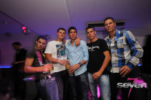 Cliquer pour voir l'image en taille réelle