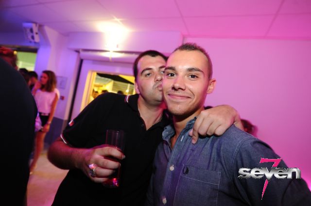 Cliquer pour voir l'image en taille réelle