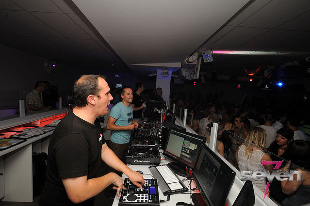 Cliquer pour voir l'image en taille réelle