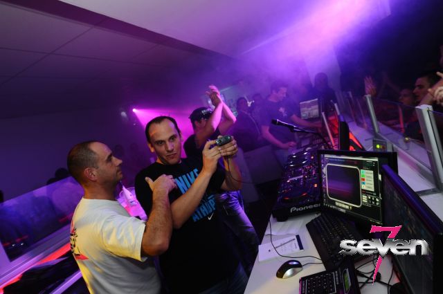 Cliquer pour voir l'image en taille réelle