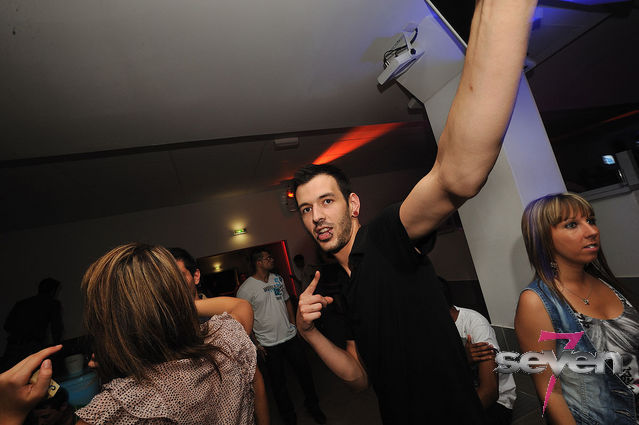 Cliquer pour voir l'image en taille réelle