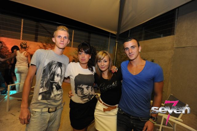 Cliquer pour voir l'image en taille réelle