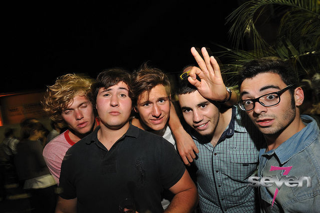 Cliquer pour voir l'image en taille réelle