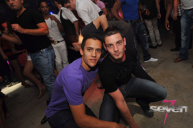 Cliquer pour voir l'image en taille réelle