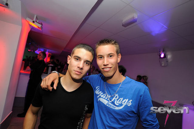 Cliquer pour voir l'image en taille réelle