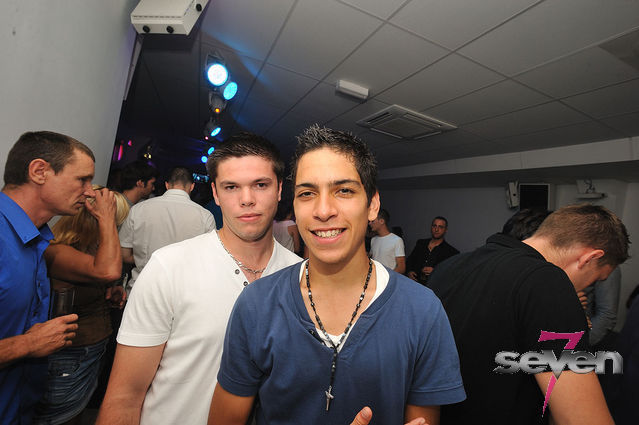 Cliquer pour voir l'image en taille réelle