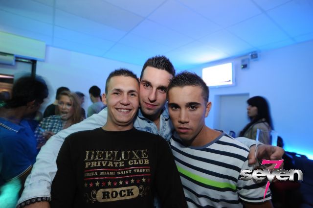 Cliquer pour voir l'image en taille réelle