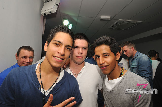 Cliquer pour voir l'image en taille réelle