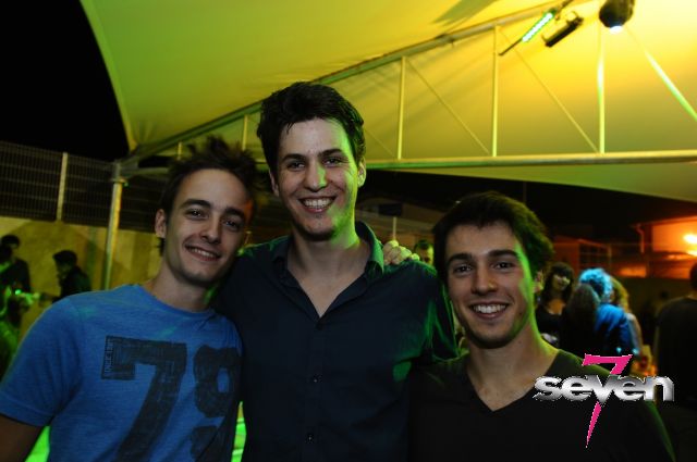 Cliquer pour voir l'image en taille réelle