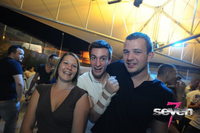 Cliquer pour voir l'image en taille réelle