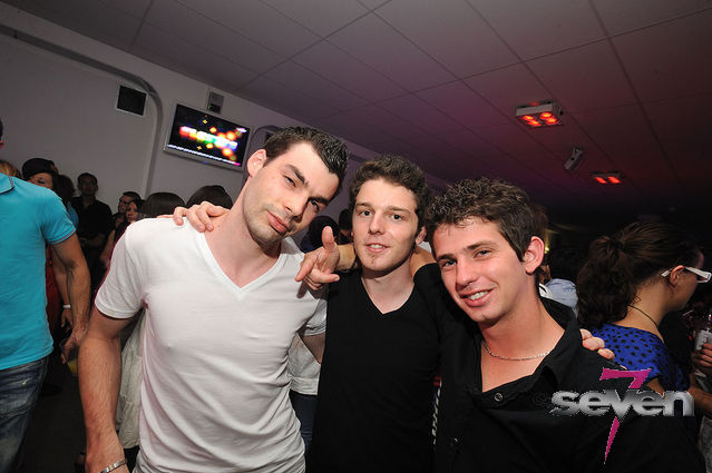 Cliquer pour voir l'image en taille réelle