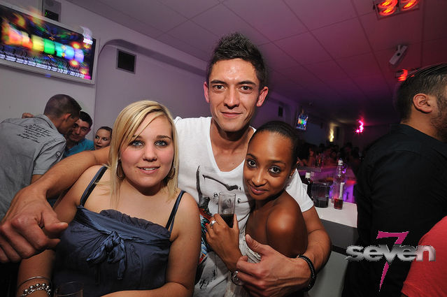 Cliquer pour voir l'image en taille réelle