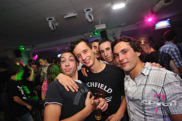 Cliquer pour voir l'image en taille réelle